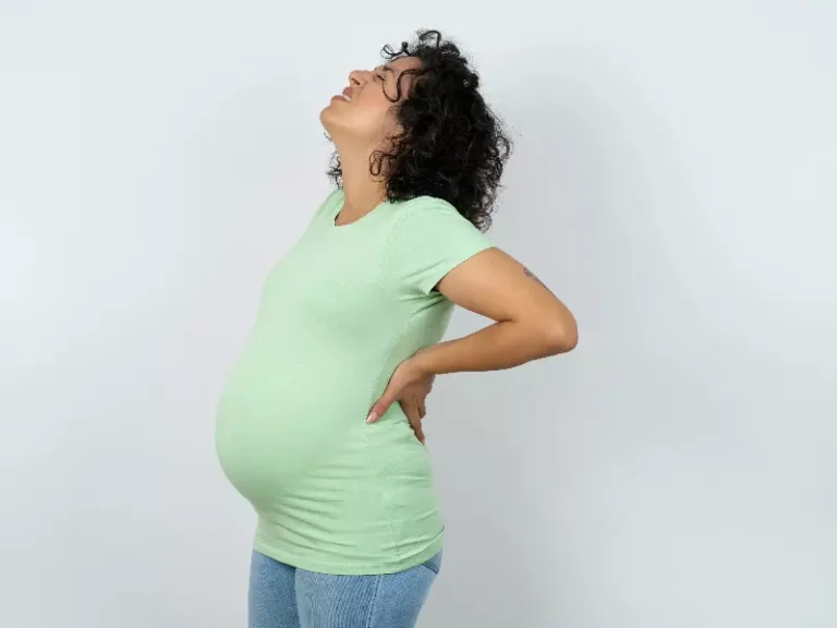 Chiropractor for Pregnancy and Pregnant Mom Chiropractor Fairhaven, MA Near Me